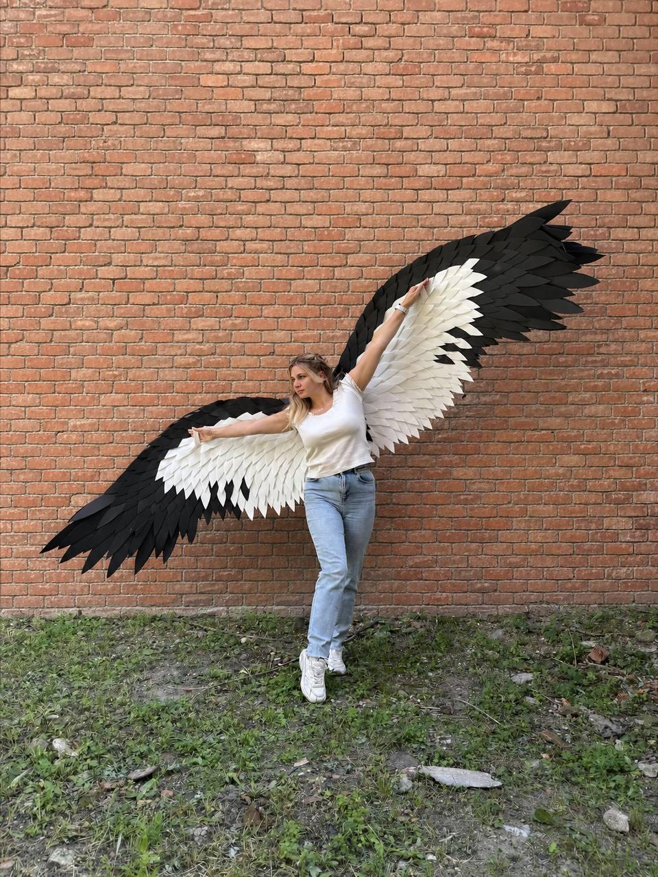 Wings Cosplay Black White Costume, Realistic Magpie Hawk Stork Owl Bird Wings, Large Movable Wings for Women