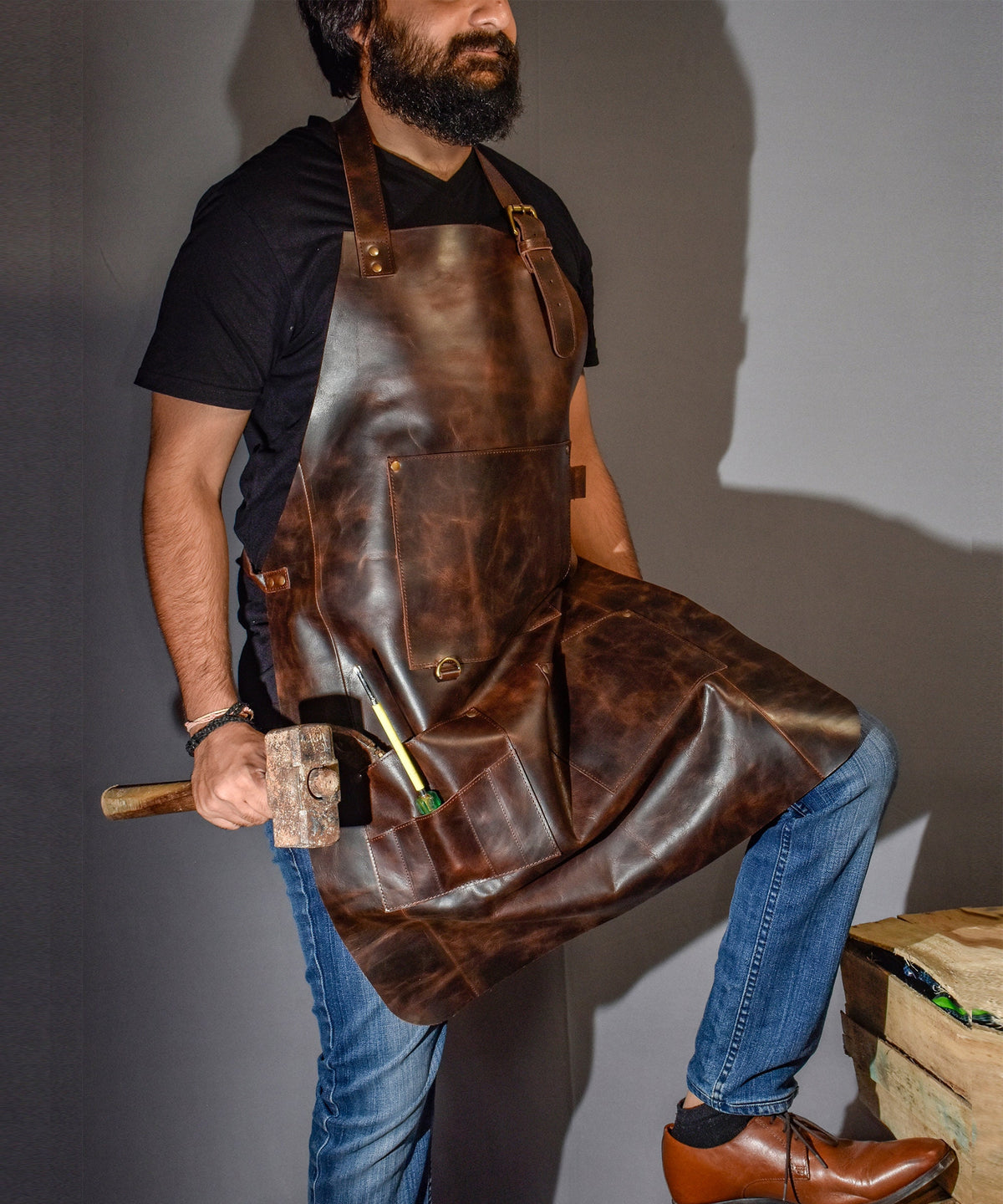 Leather apron for men Personalized apron blacksmith apron black leather woodworking apron with pockets strap apron Valentines gift for him image 2