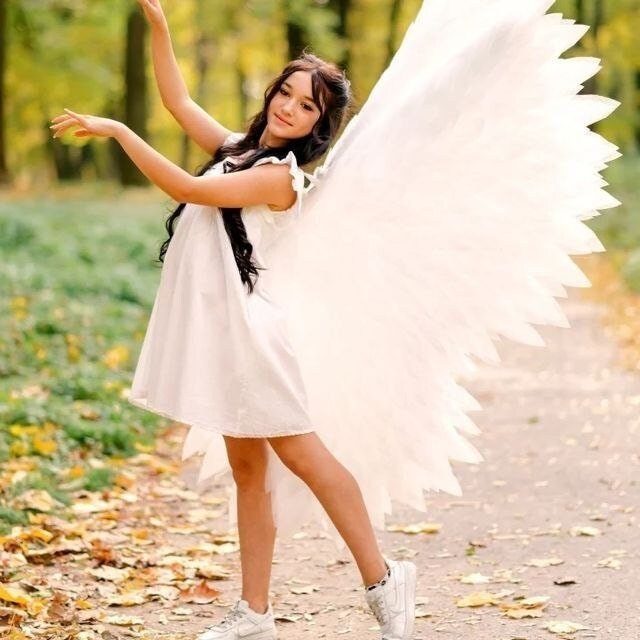 White Angel Wings Costume, Large Cosplay Wings for Adults, Fairy Costume Accessory, Prop Fantasy Photo Shoot Outfit image 4