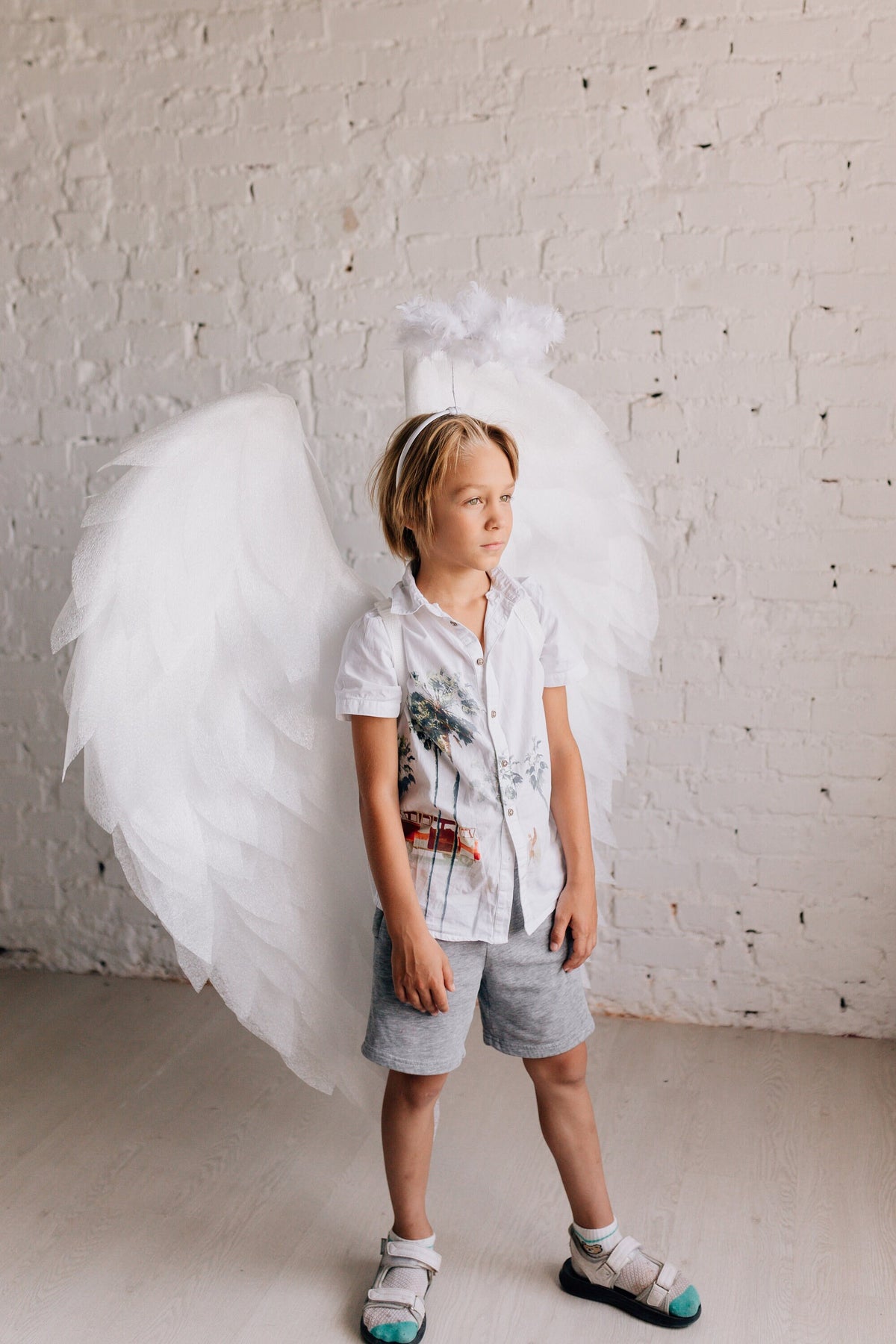 Small Angel Wings for Kids, White Bird Costume for Birthday Girl, Cupid Carnival Outfit, Photo Prop Accessory image 2