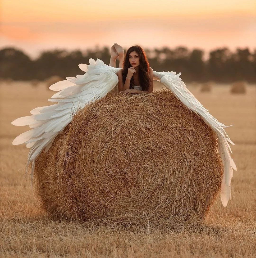 White Angel Wings Costume – Extra Large Angel Wings for Photoshoot & Cosplay