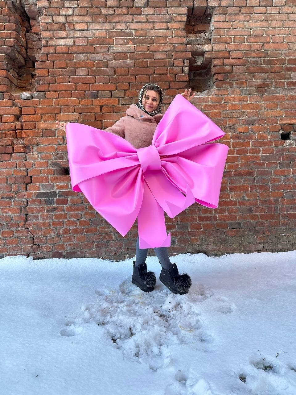 Large pink gift bow for car, wedding decor, coffee shop, wedding decor, giant bow