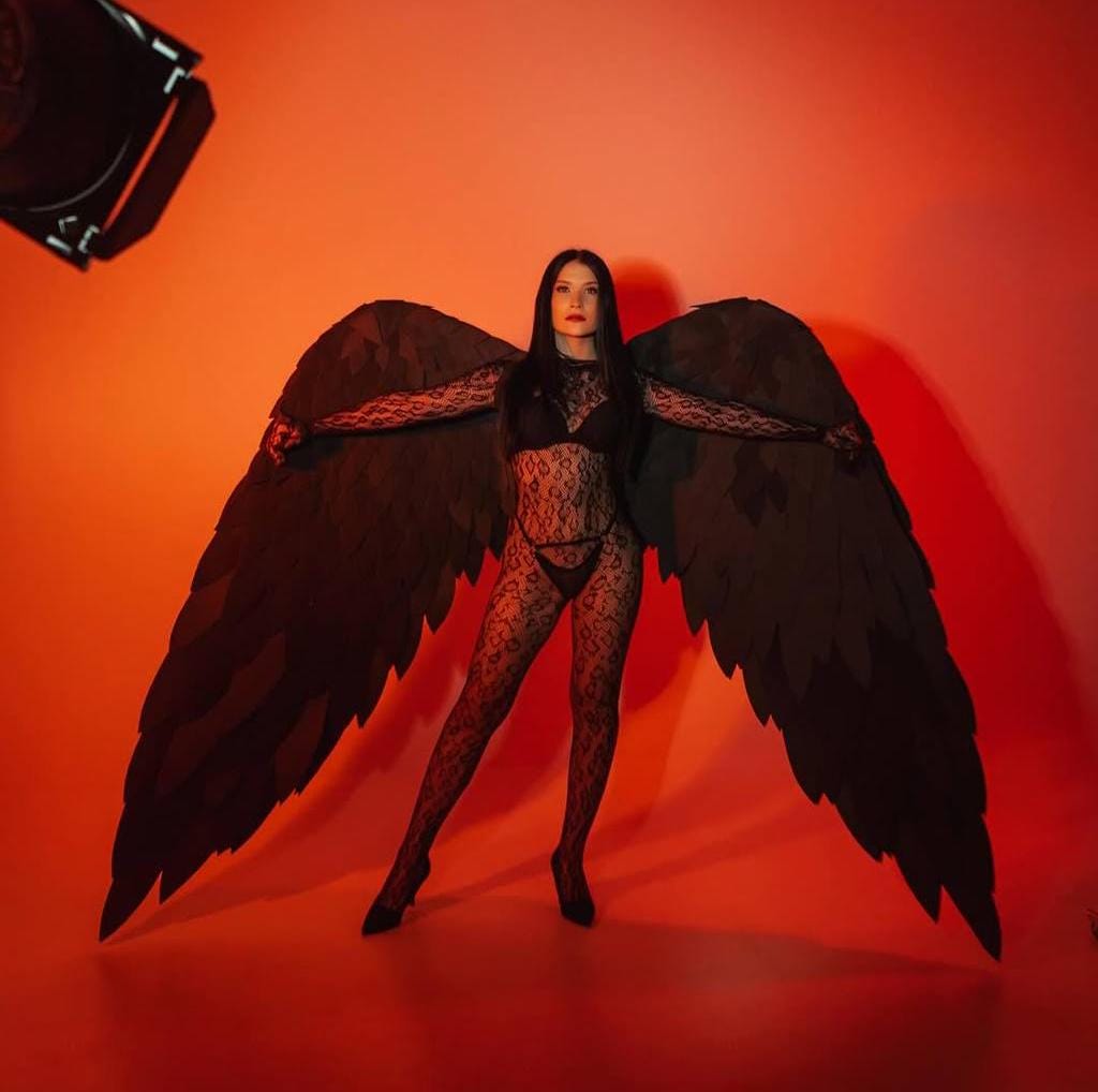 Black Angel Wings Cosplay | Bird Costume Wings | Large Feather Wings | Gothic Bat Wings | Halloween Costume | Photo Prop | Festival Wings