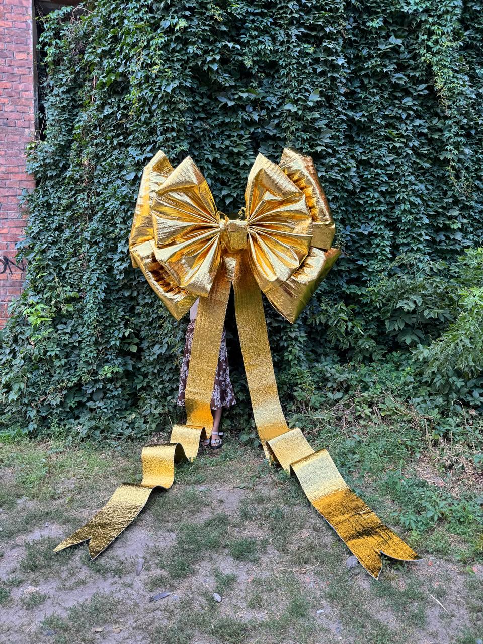 Giant 62-inch gold bow, Large shiny gold Christmas bow for wall decoration | Large boutique bow for decoration for holidays and parties