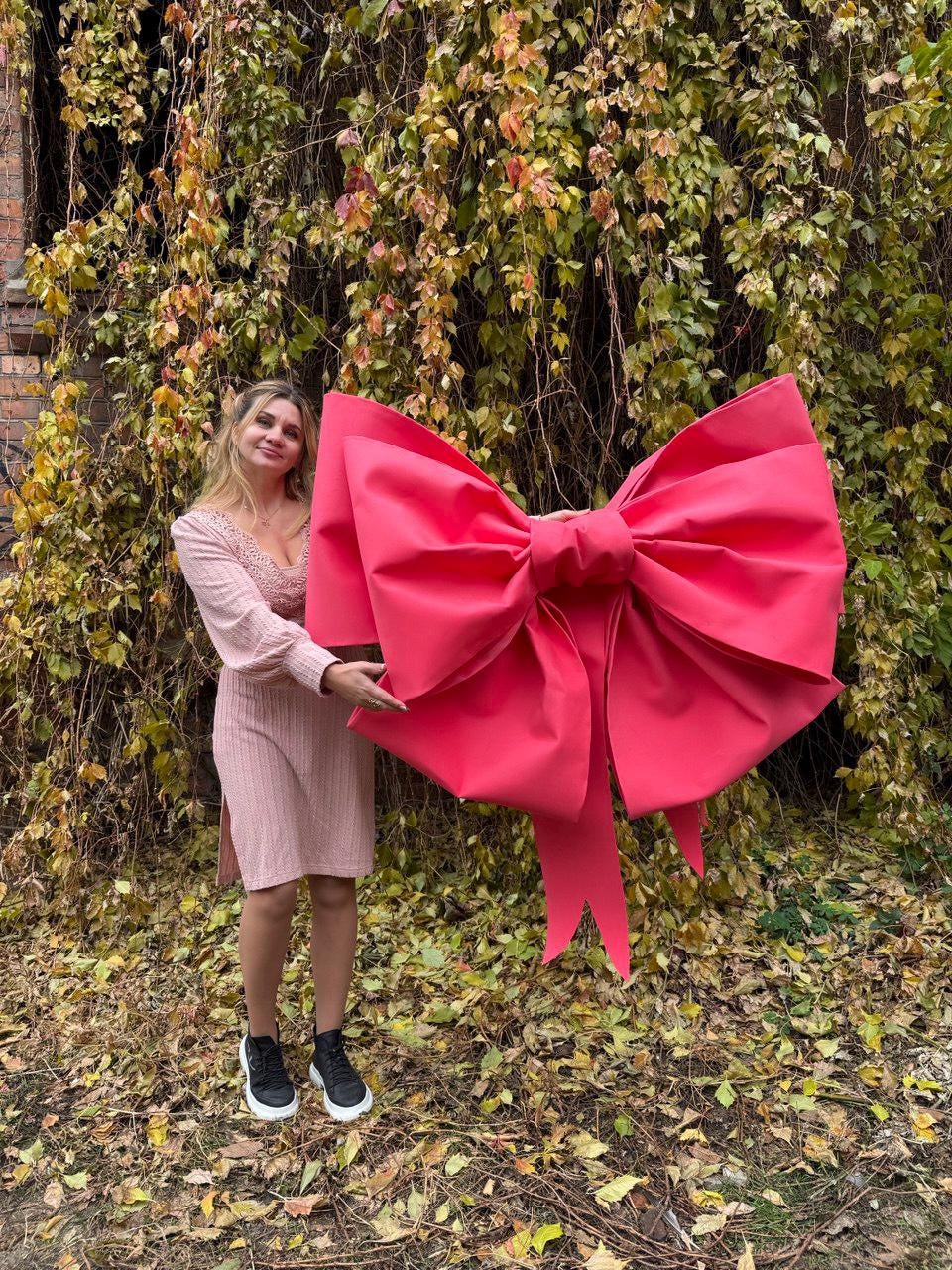 Red Bow, Detachable Large Wall Bow, Big Door Decoration, Formal Wedding Decor, Winter House Facade, Christmas Red Decoration