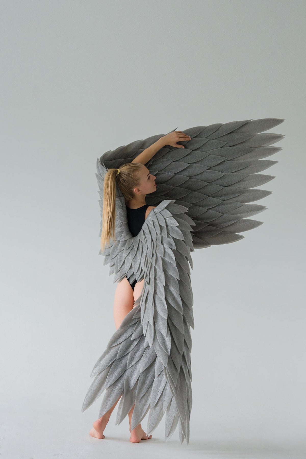 Gray Wings Costume – Movable Dance Performance Accessory (IZOLON)- Dance angel wings costume for adult -Wings for dance performances image 9